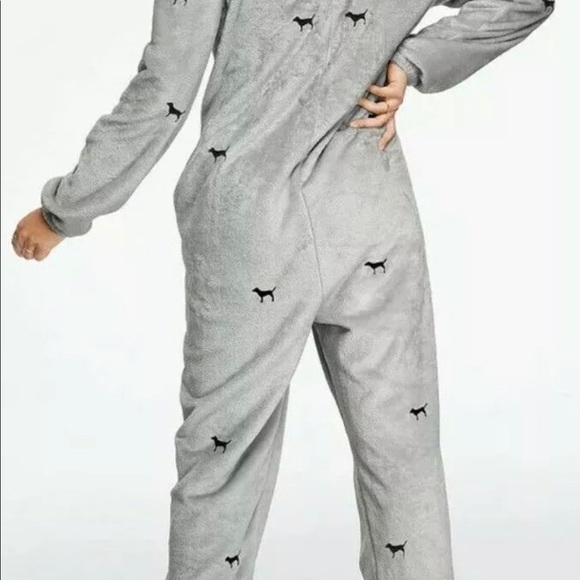 Sold Out 2019 Victoria’s Secret Pink Dog onesie! - Picture 2 of 3